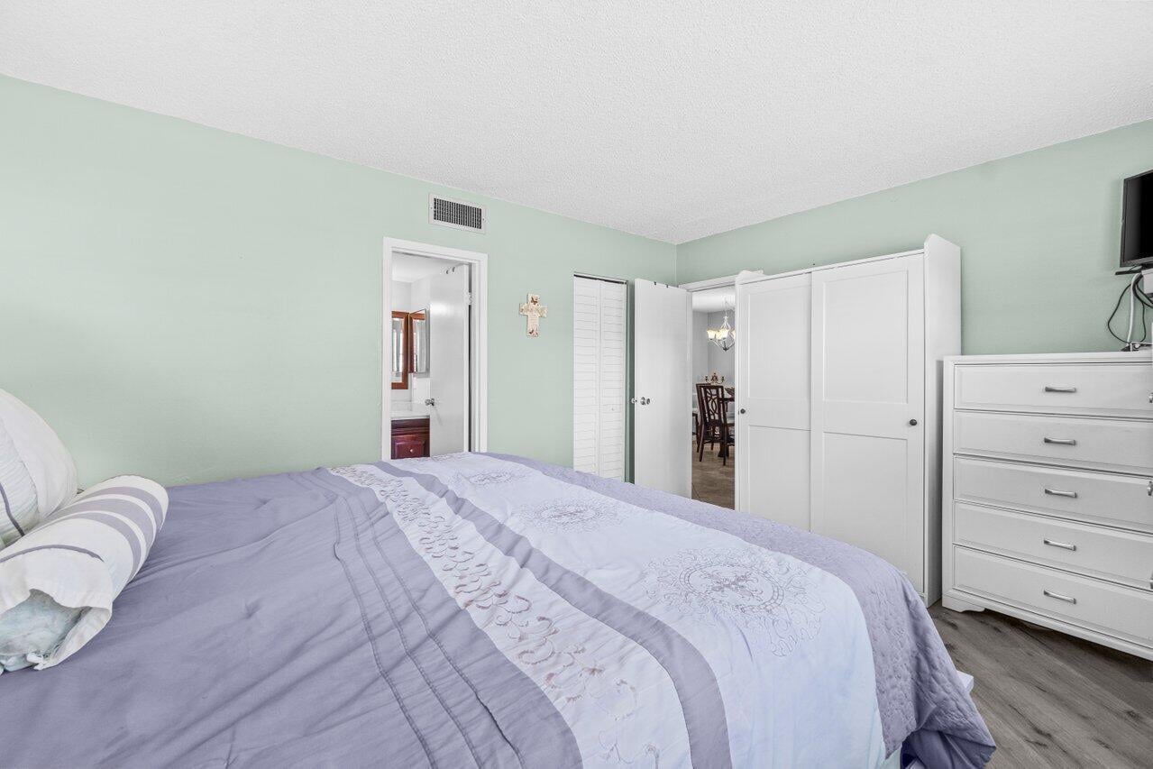 Unit 101 photo 15