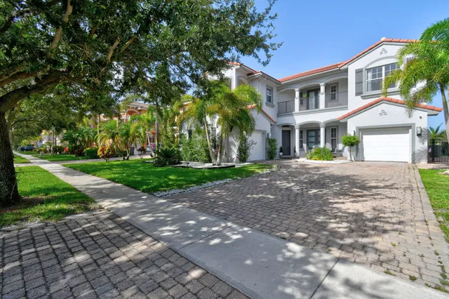 Residence photo 2