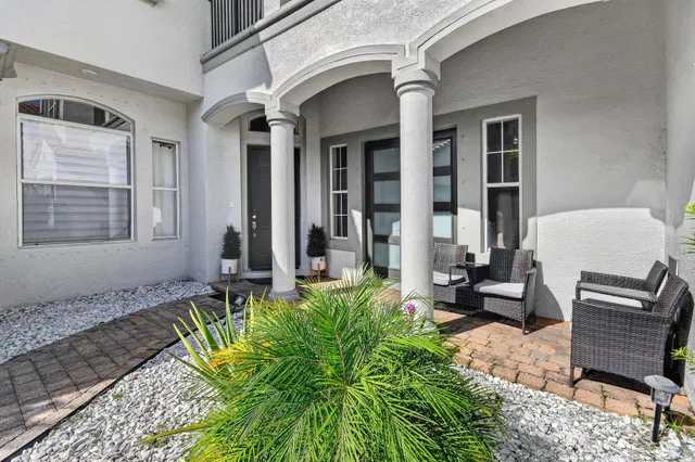 Residence photo 5