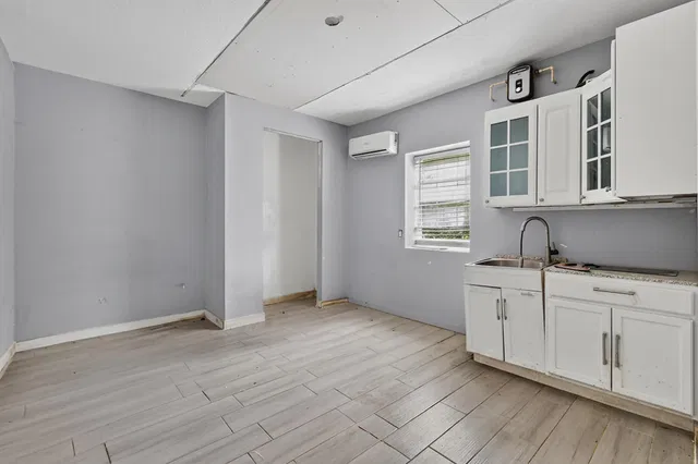 Residence photo 32