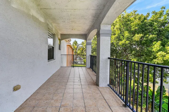 Residence photo 49