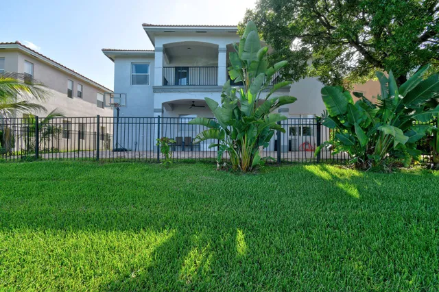 Residence photo 72