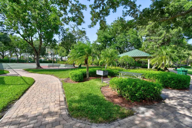 Residence photo 84