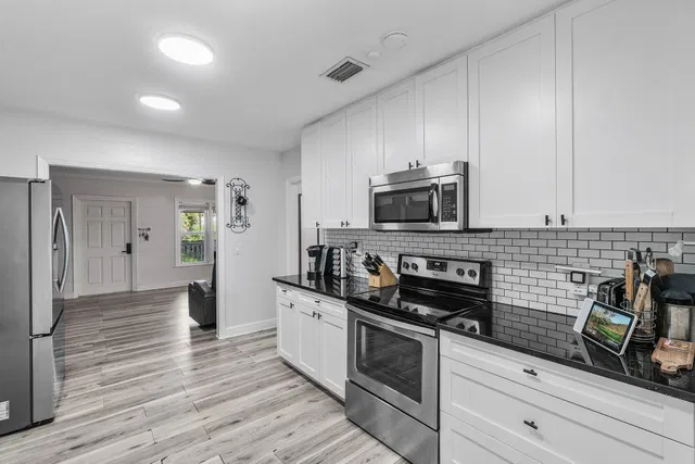 Old Northwood Residence photo 9