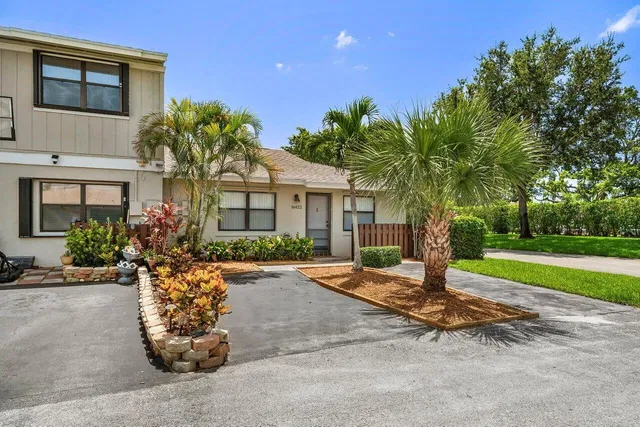 Residence photo 2