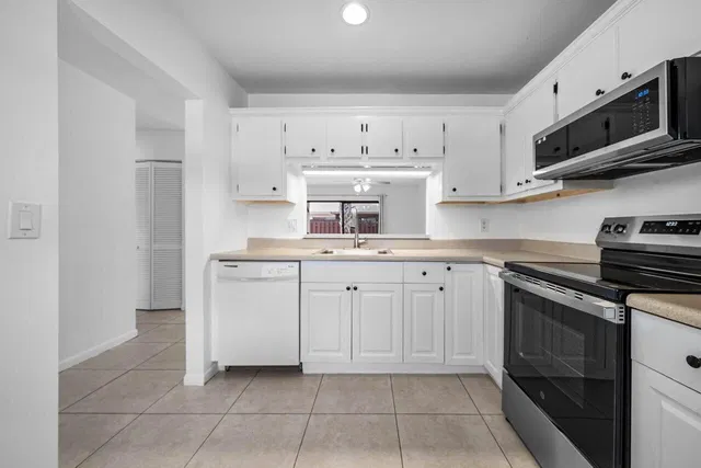Residence photo 9