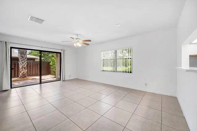 Residence photo 10