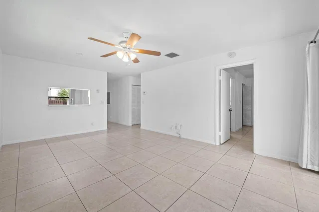 Residence photo 12