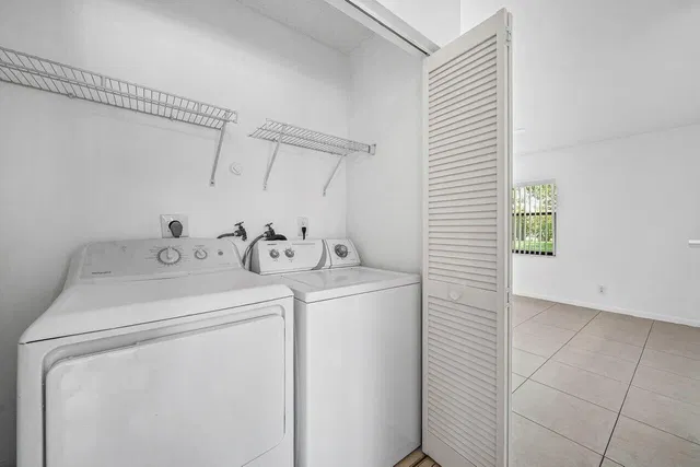 Residence photo 17
