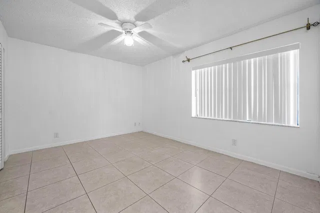 Residence photo 18