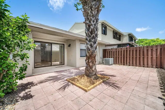 Residence photo 24