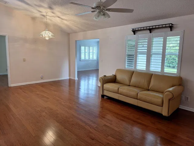 Residence photo 4