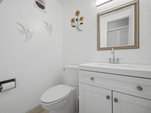 Unit 302 photo 17