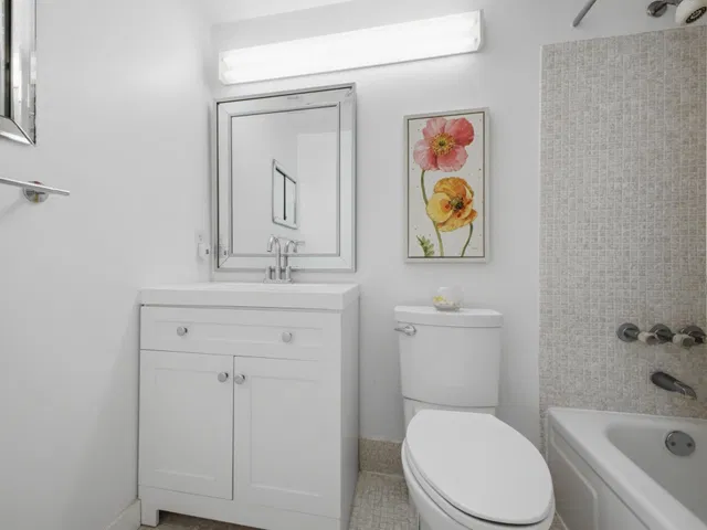 Unit 302 photo 21