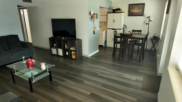 Unit 326 photo 5