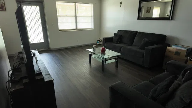 Unit 326 photo 6