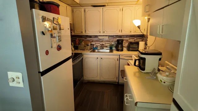 Unit 326 photo 8