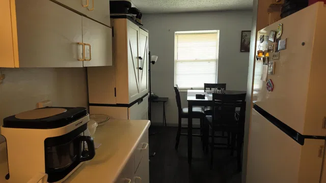 Unit 326 photo 10
