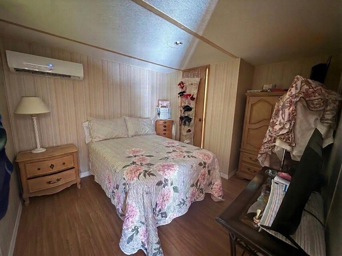 Unit 42 photo 6