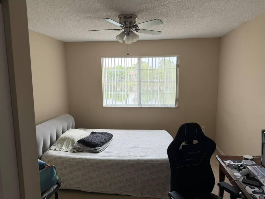 Unit 1205 photo 9