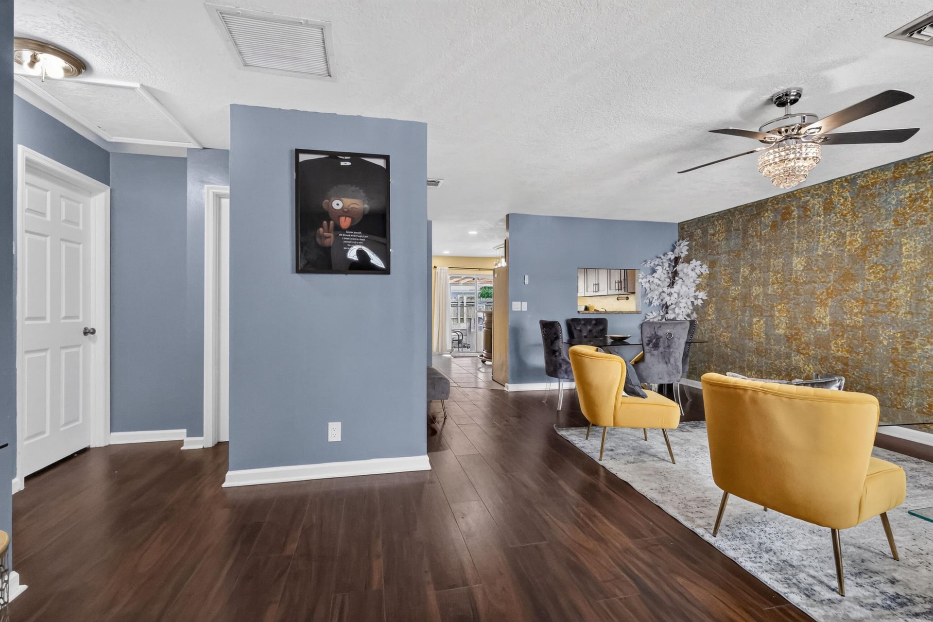 Residence photo 12