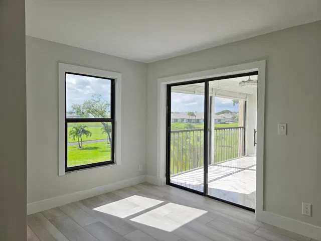 Unit 203 photo 12
