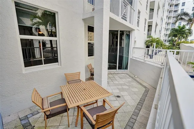 The Strand Unit 501 photo 19