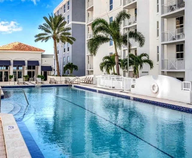 The Strand Unit 501 photo 23