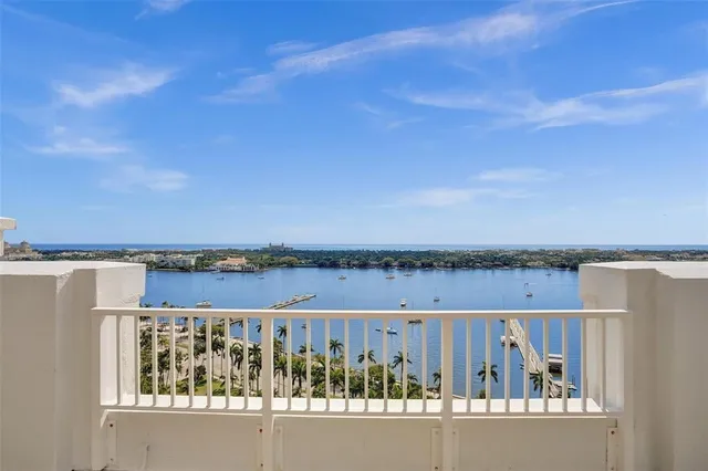 The Strand Unit 501 photo 27