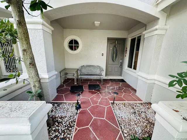Residence photo 16