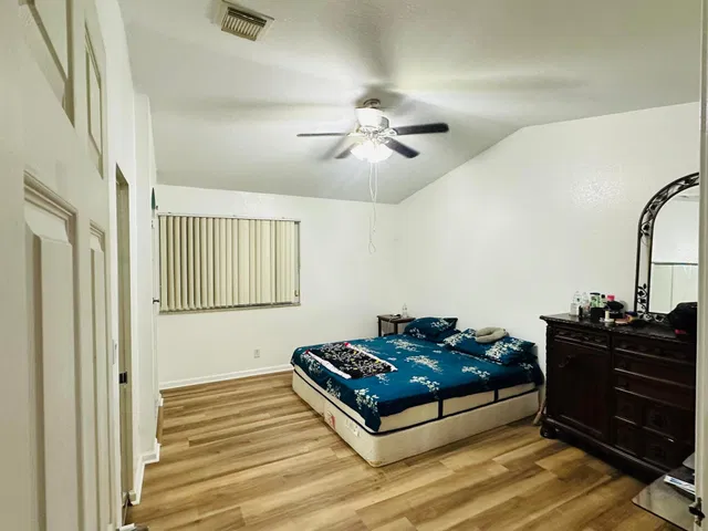 Residence photo 39