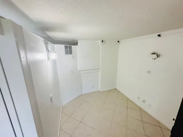 Residence photo 56