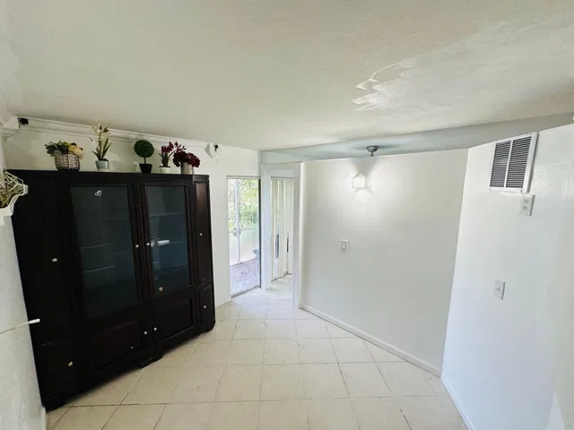 Residence photo 57