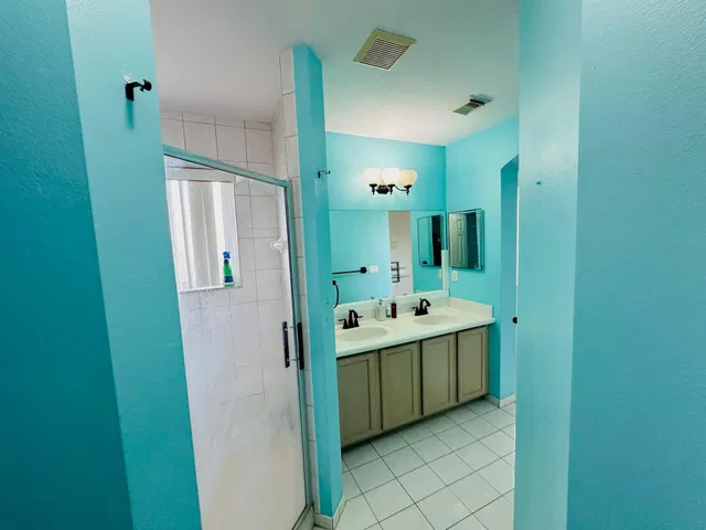 Residence photo 73