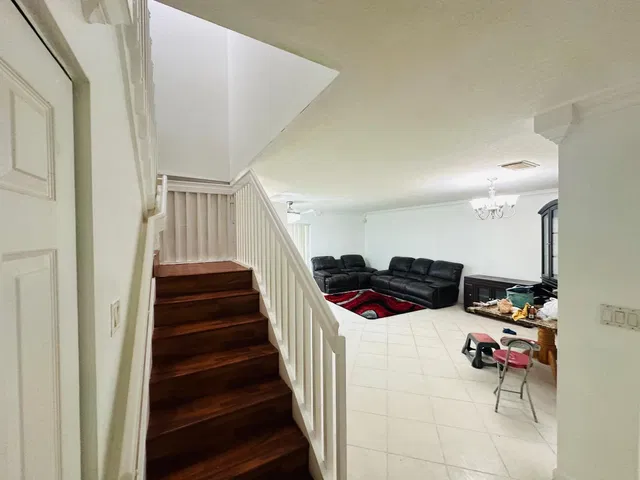 Residence photo 77