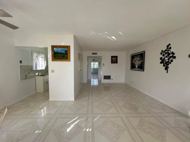 Unit 207 photo 6