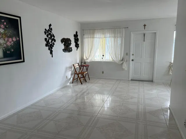 Unit 207 photo 8