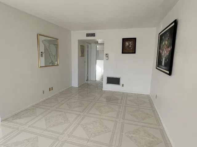 Unit 207 photo 9