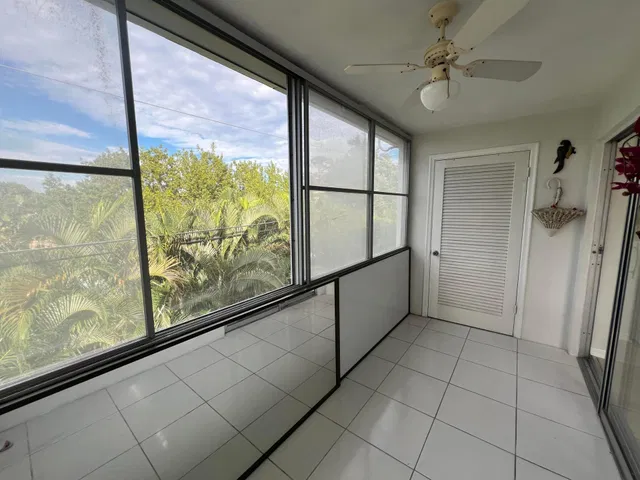 Unit 207 photo 20