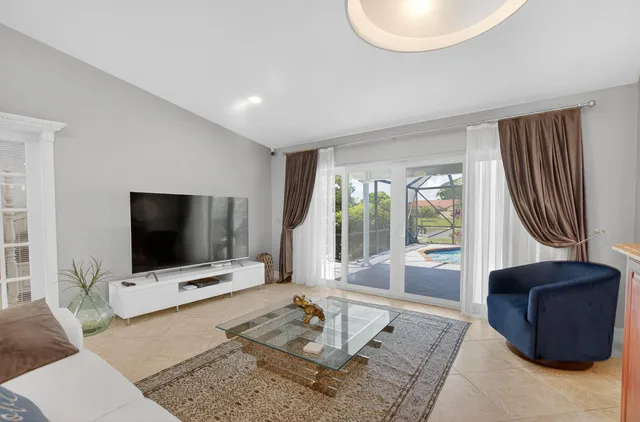  Residence photo 9