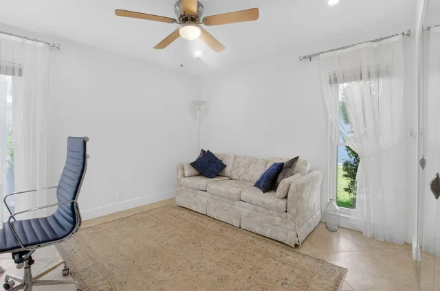  Residence photo 29
