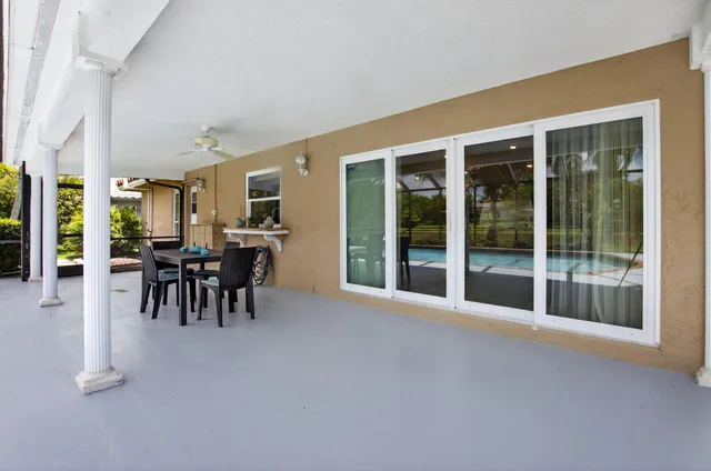  Residence photo 32