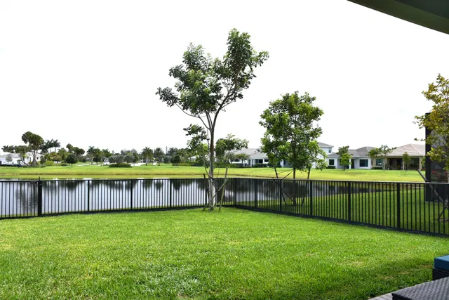 Residence photo 2