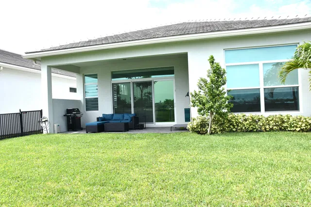 Residence photo 3