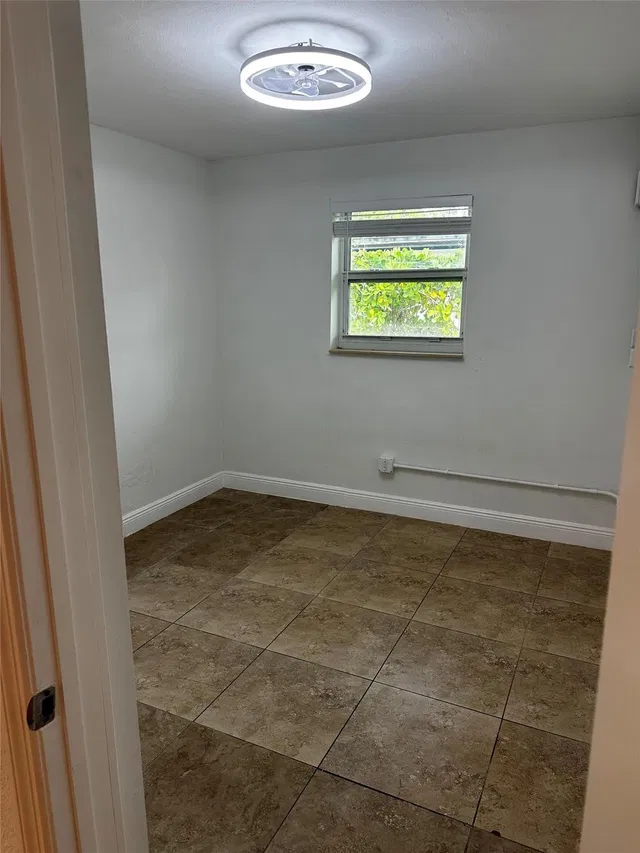 Residence photo 16