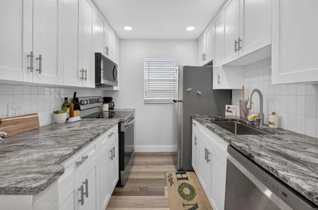 Unit 4030 photo 5
