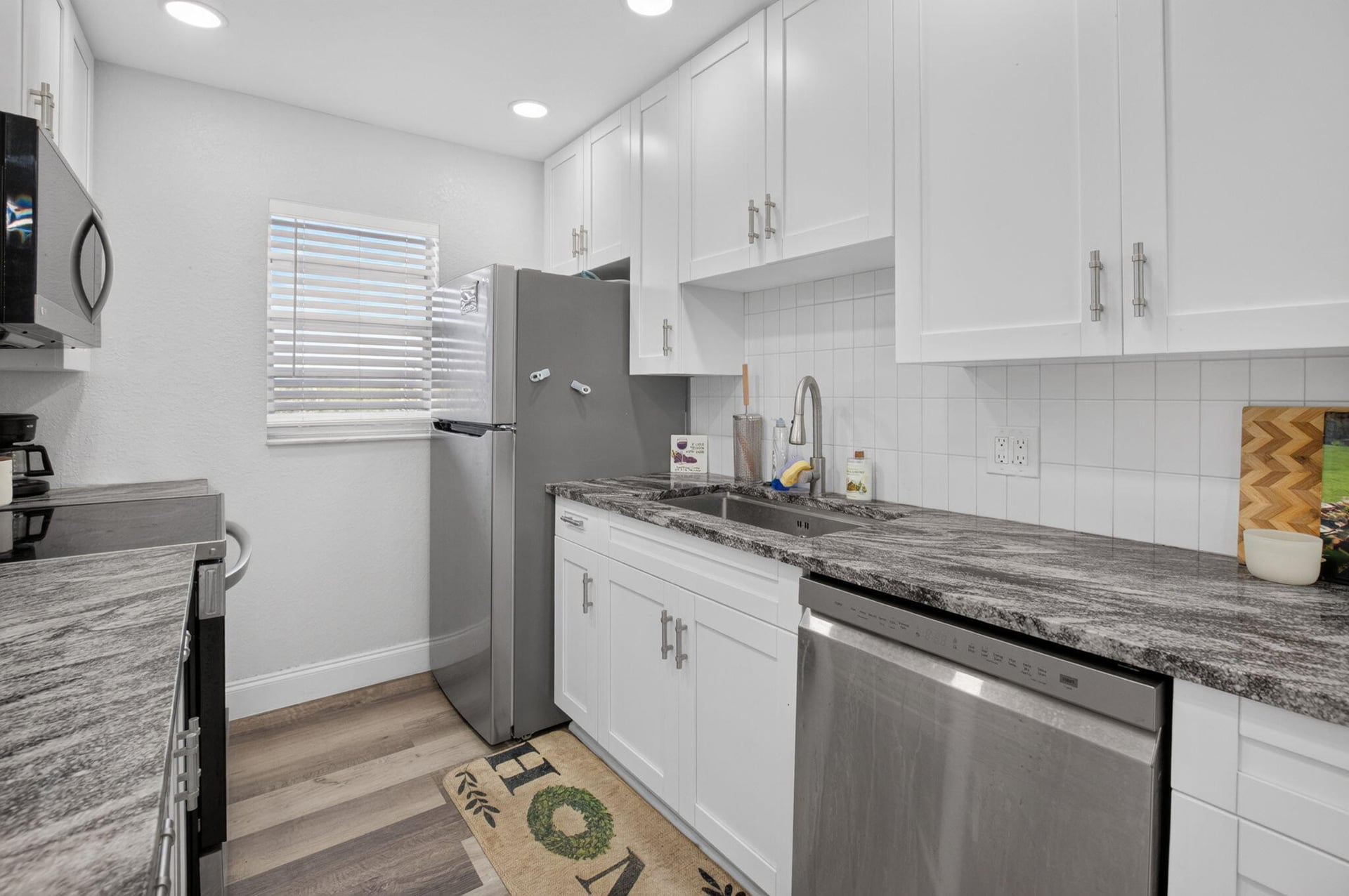 Unit 4030 photo 12