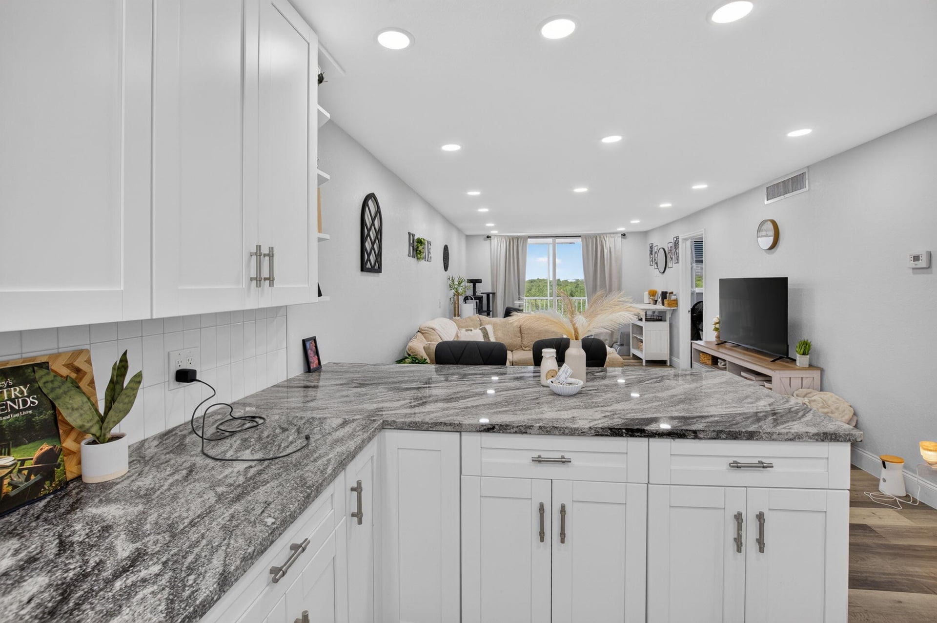 Unit 4030 photo 14