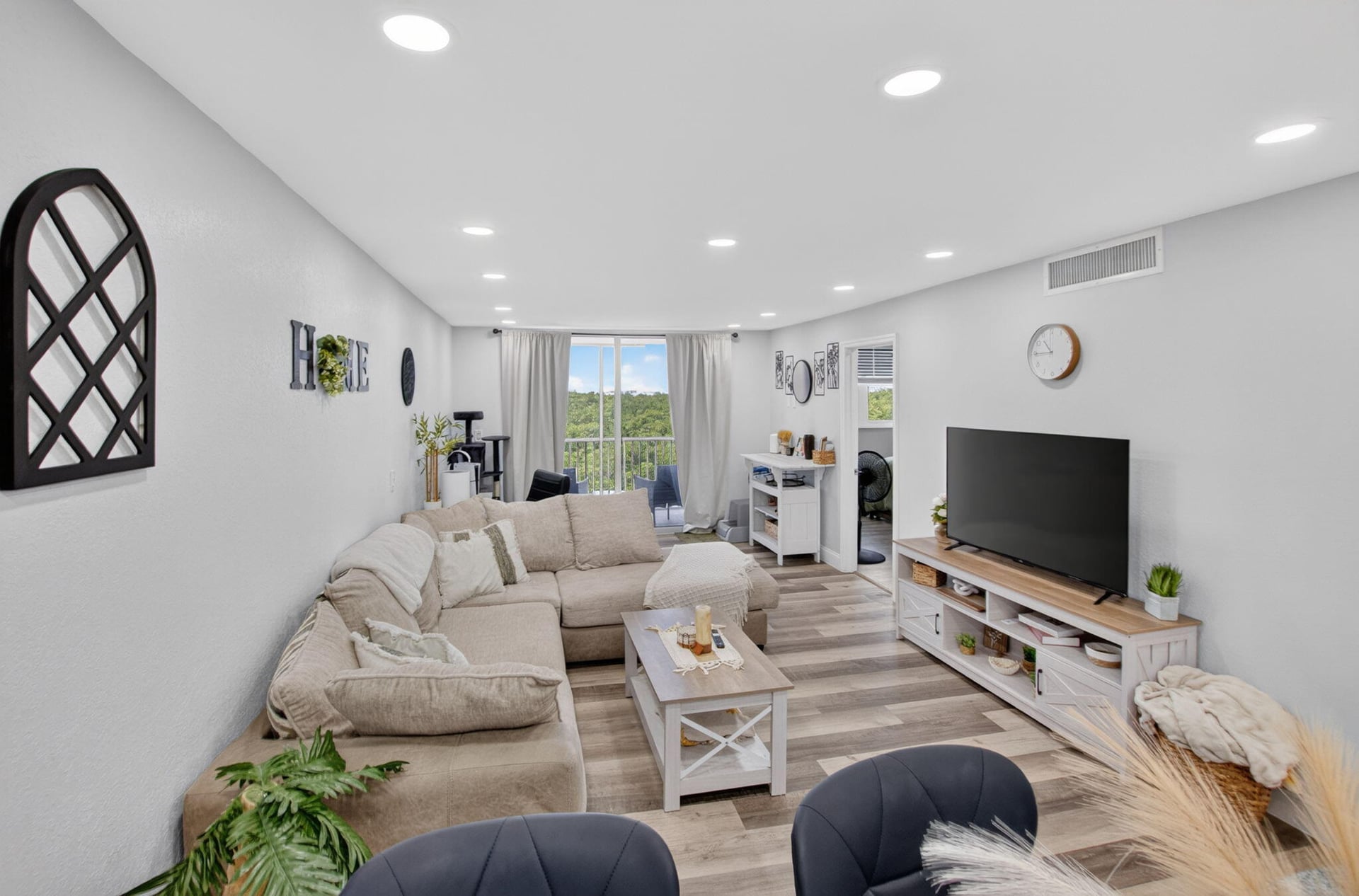 Unit 4030 photo 15