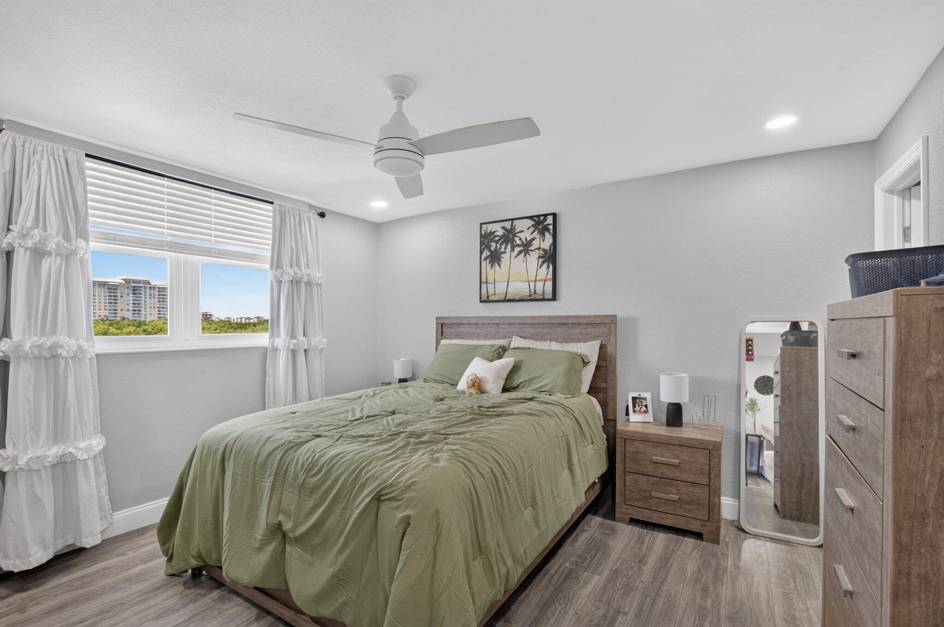 Unit 4030 photo 17